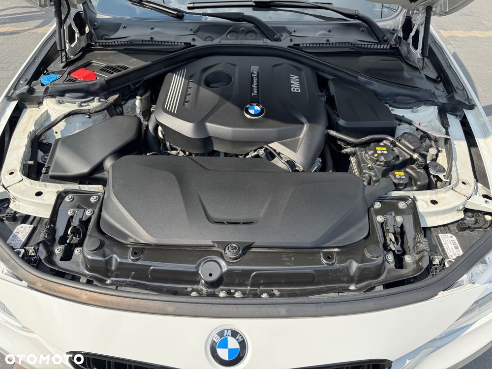 BMW Seria 3 320i GPF Sport Line Shadow - 31