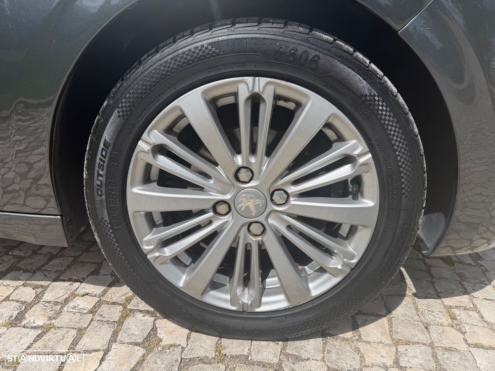 Peugeot 208 1.2 PureTech Style - 14