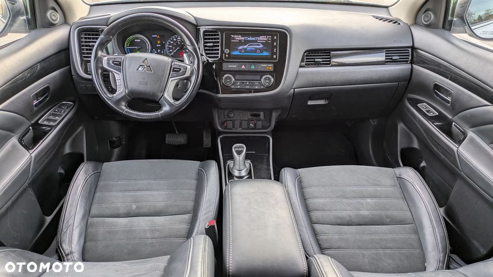 Mitsubishi Outlander 2.0 Intense + Navi 4WD CVT - 8