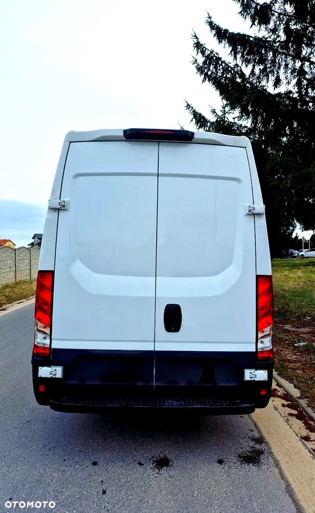Iveco Daily - 12