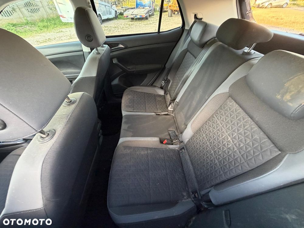 Volkswagen T-Cross - 12
