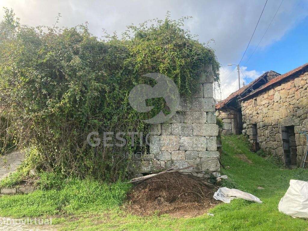 Moradia em Pedra para Recuperar com Terreno em Paredes de Viadores - Grande imagem: 2/22