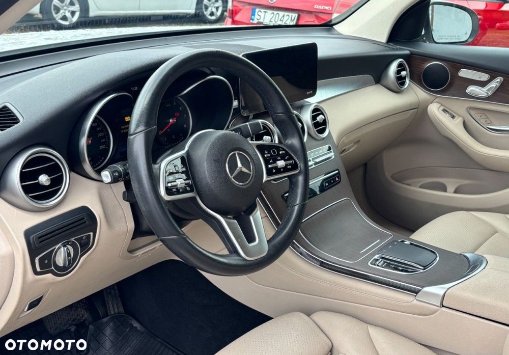 Mercedes-Benz GLC - 9