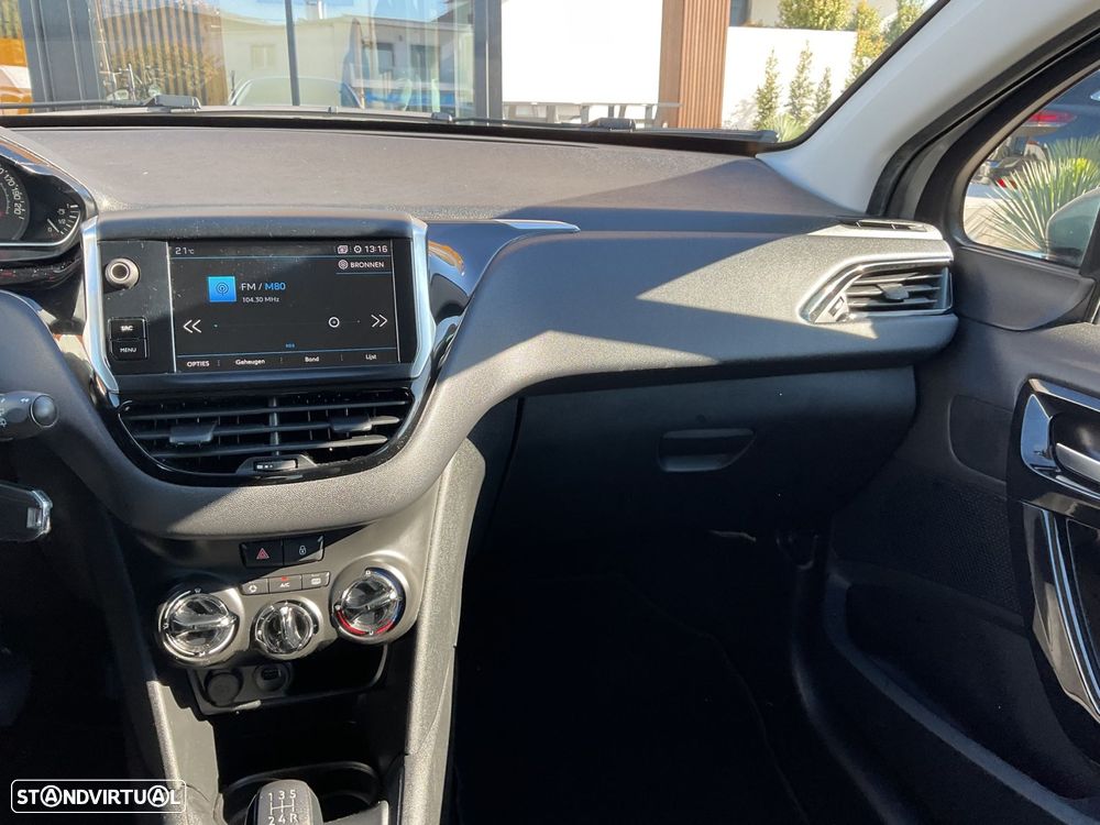 Peugeot 208 1.2 PureTech Active - 32