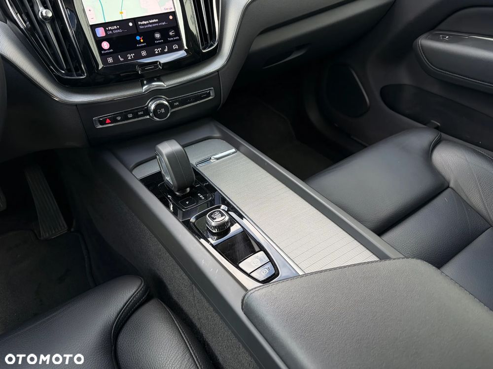 Volvo XC 60 B4 B Plus Bright - 16