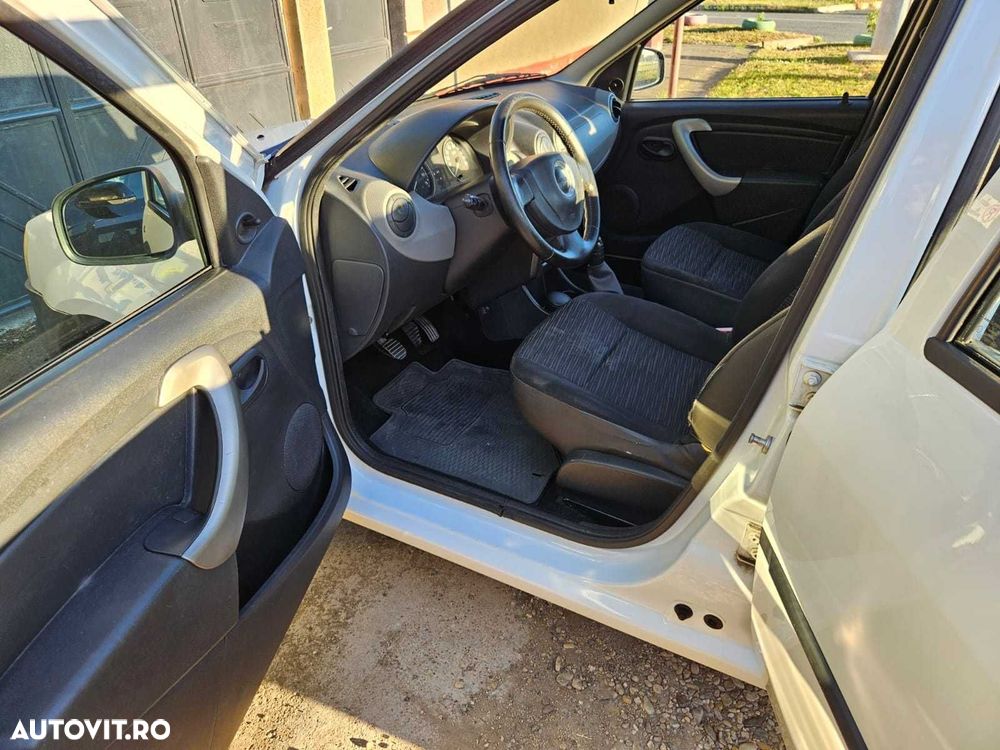 Dacia Logan 1.2 16V Laureate - 3