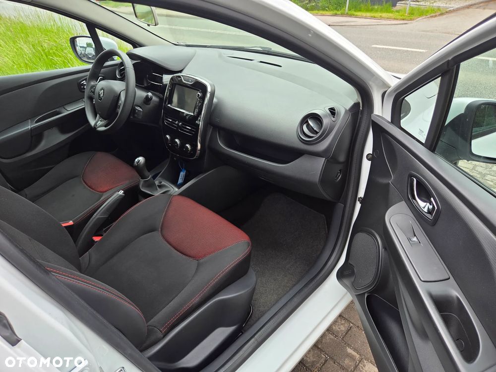 Renault Clio 1.2 16V 75 Collection - 12