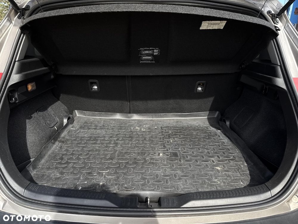 Toyota Auris 1.6 Premium Comfort MS - 18