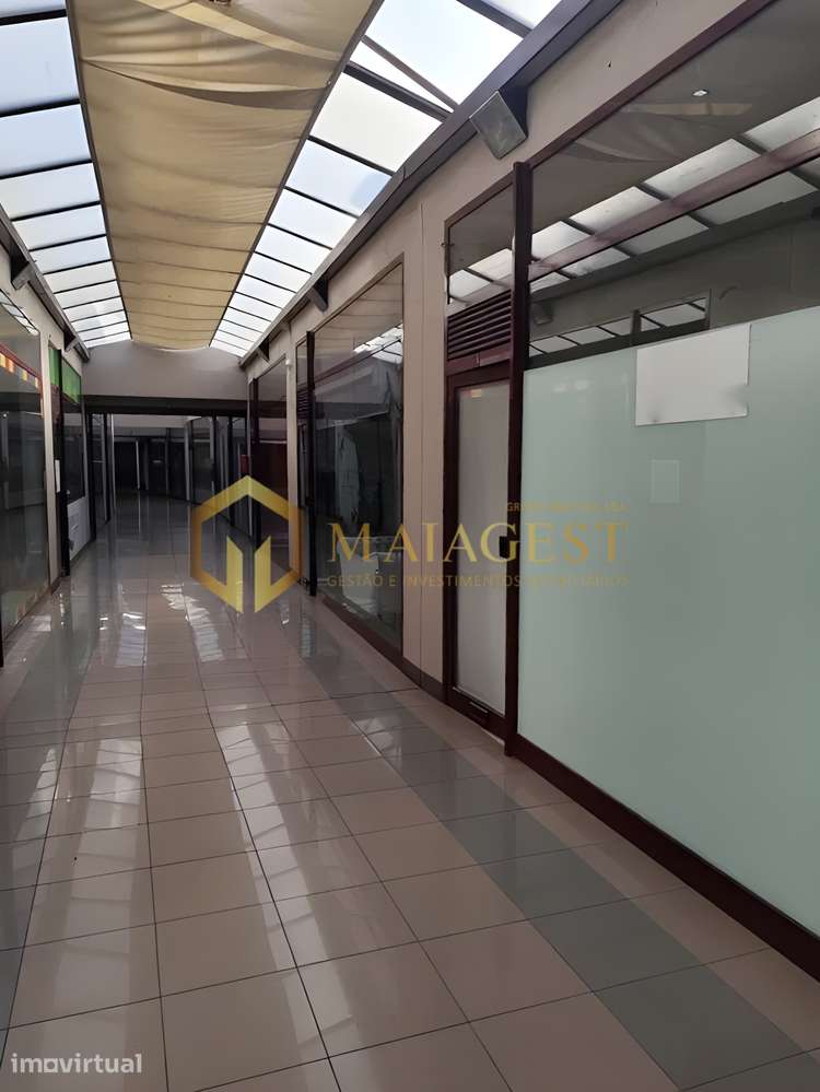 Loja Comercial no Centro Comercial dos Aviadores - Grande imagem: 4/12