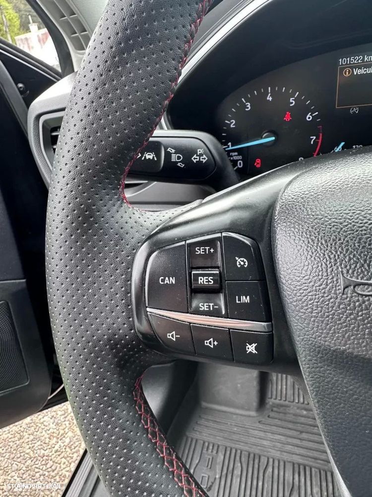 Ford Focus 1.0 EcoBoost S&S TITANIUM - 39