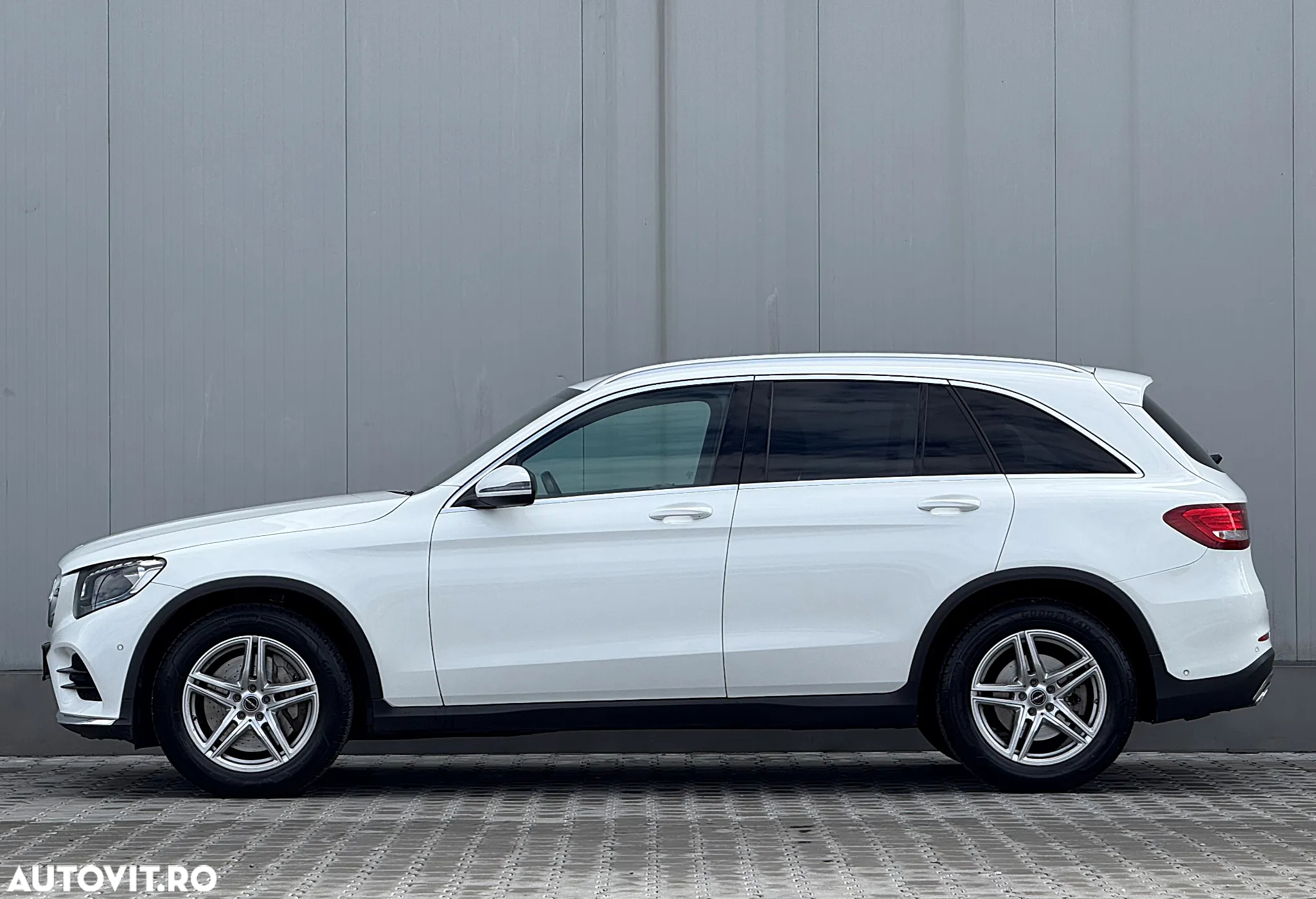 Mercedes-Benz GLC 220 d 4Matic 9G-TRONIC AMG Line - 9