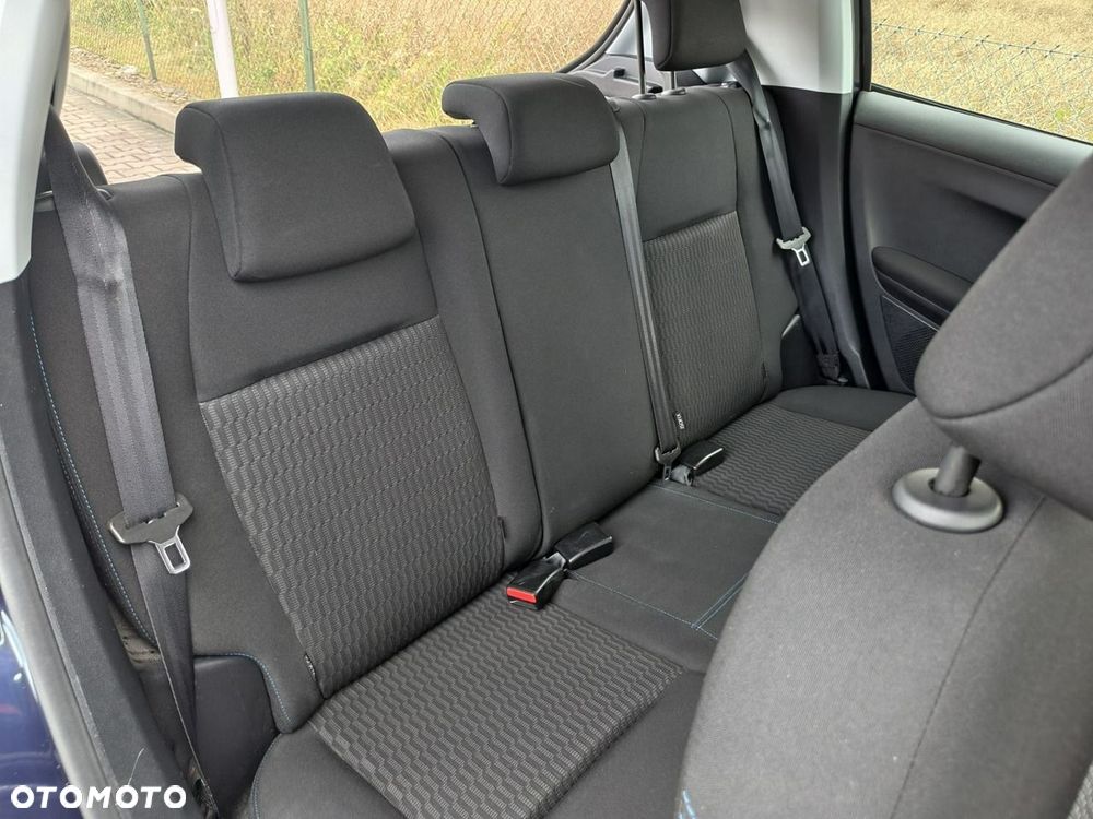 Peugeot 208 - 17