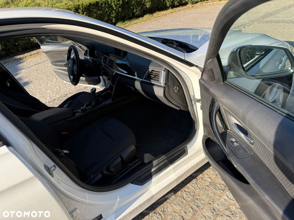 BMW Seria 3 318i Advantage - 34