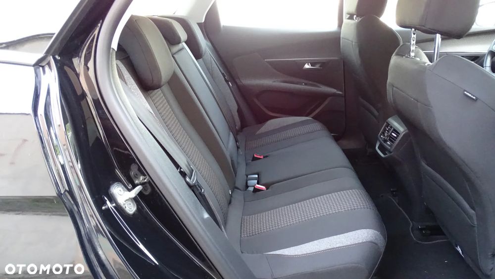 Peugeot 3008 1.2 PureTech Active S&S - 13