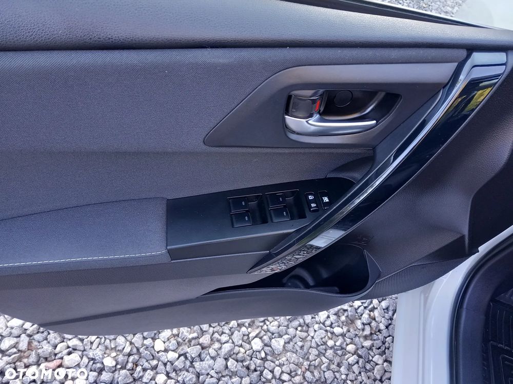 Toyota Auris Hybrid 135 Selection - 12
