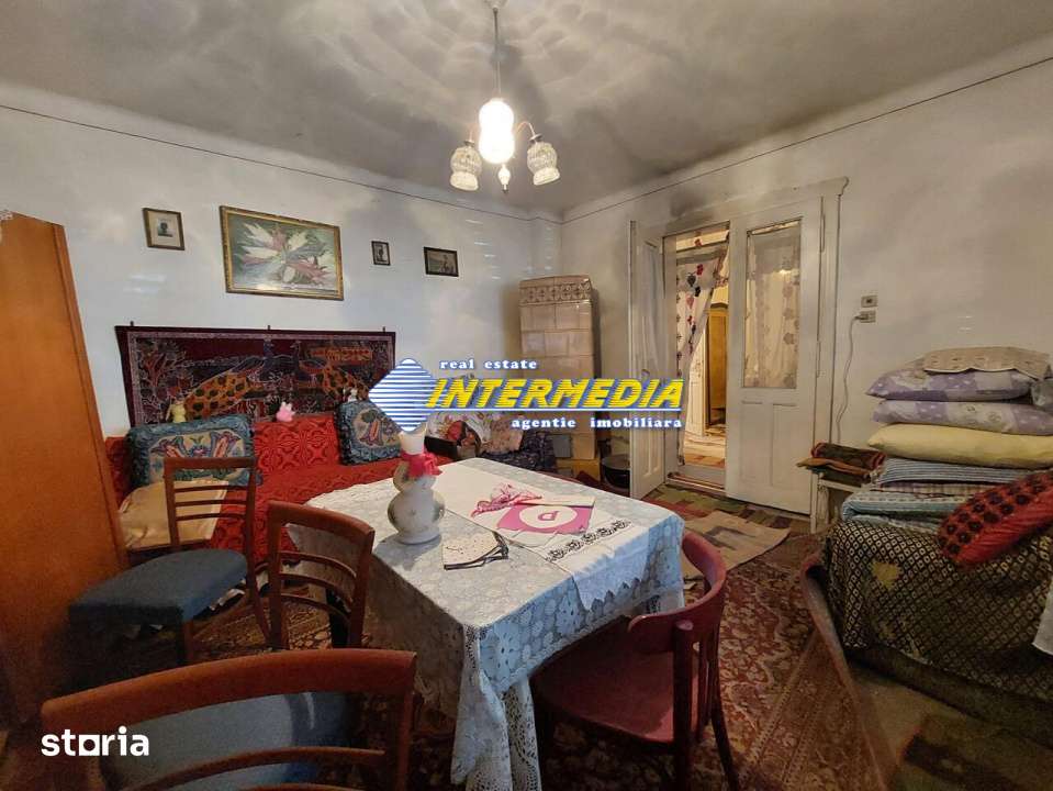 Casa de vanzare in Centru pozitie buna - Imagine principală: 2/8