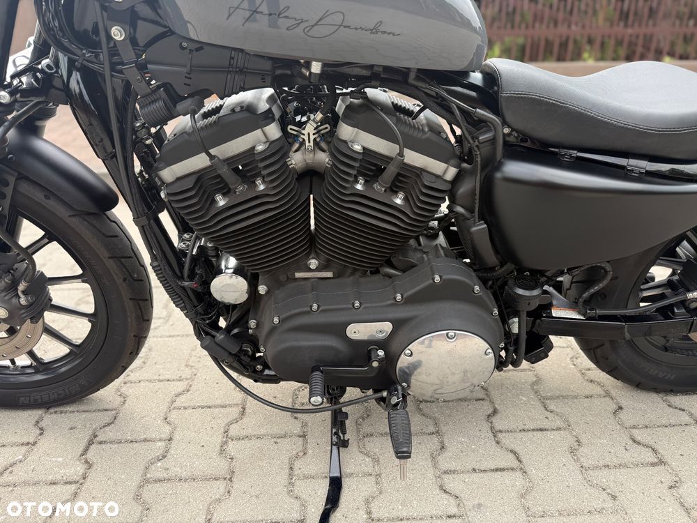 Harley-Davidson Sportster Iron 883 - 23