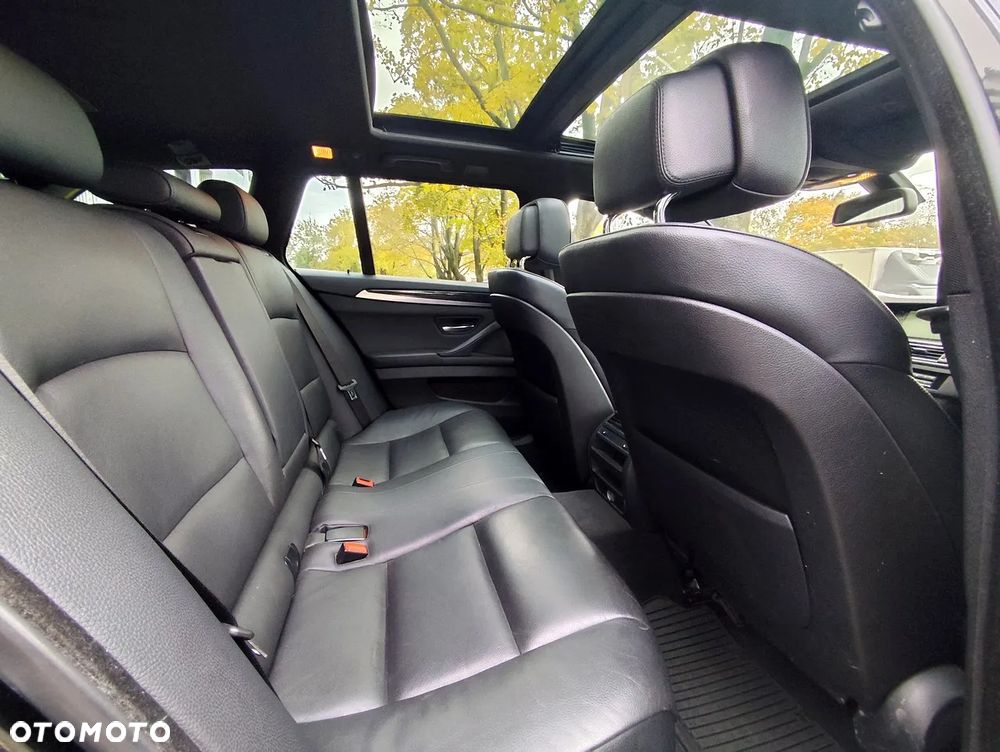 BMW Seria 5 525d xDrive Touring Sport-Aut Luxury Line - 9