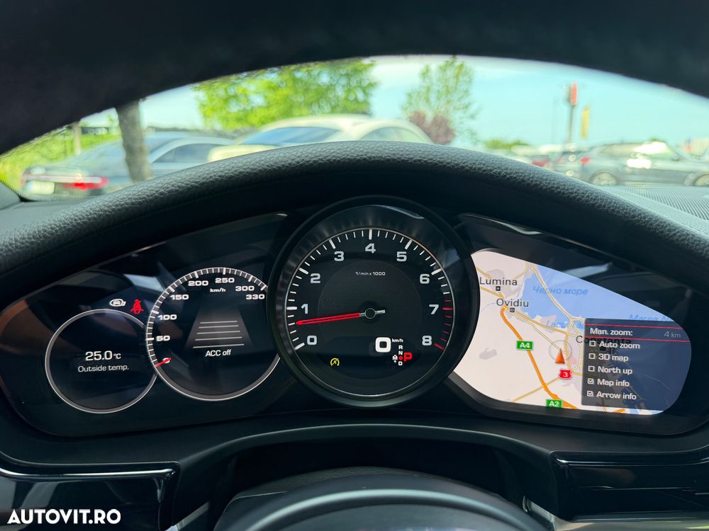 Porsche Panamera 4S Executive - 17