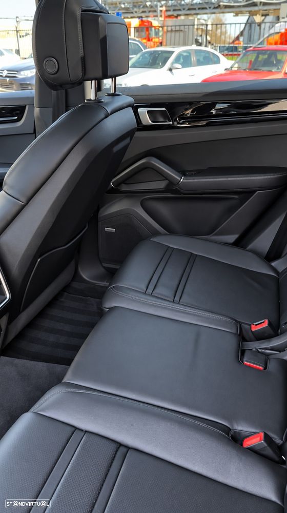 Porsche Cayenne - 8