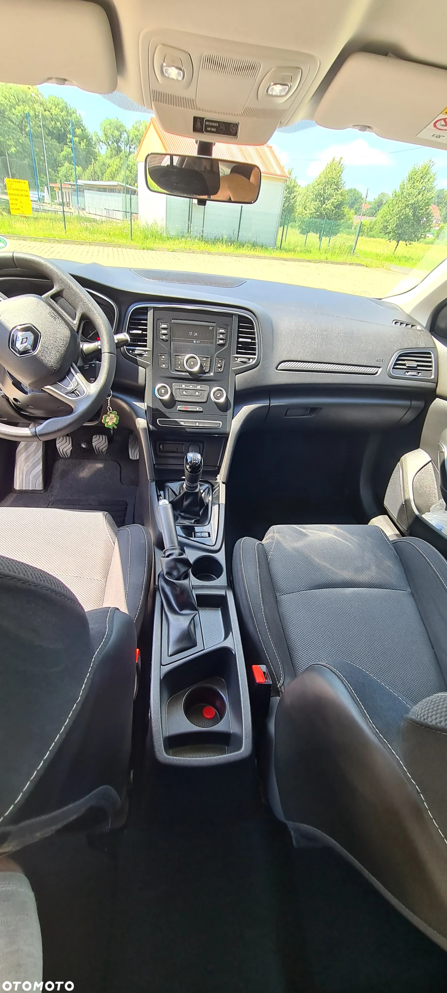 Renault Megane Grandtour ENERGY TCe 100 LIFE - 16