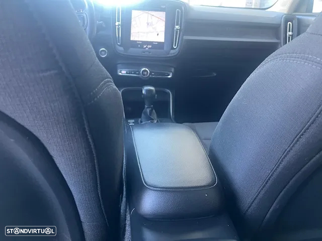 Volvo XC 40 1.5 T3 Momentum Tech Edition - 26