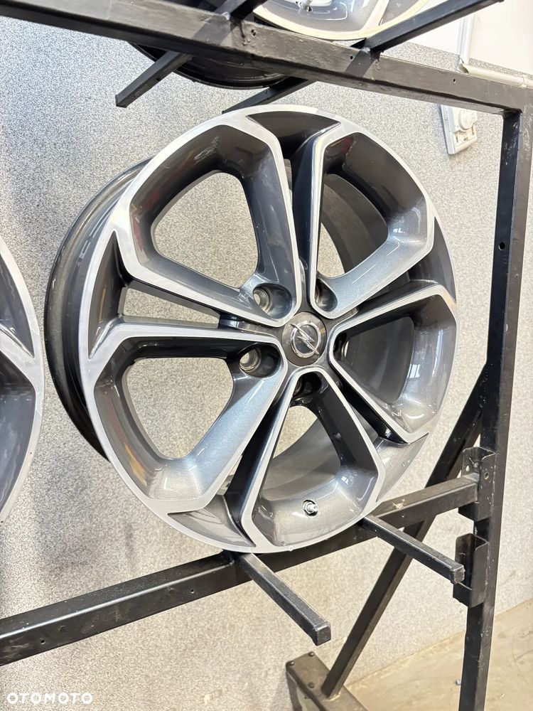 4 Felgi Alu. Opel Corsa D,E, Adam, Meriva B, Vectra C, 17" +TPMS - 28