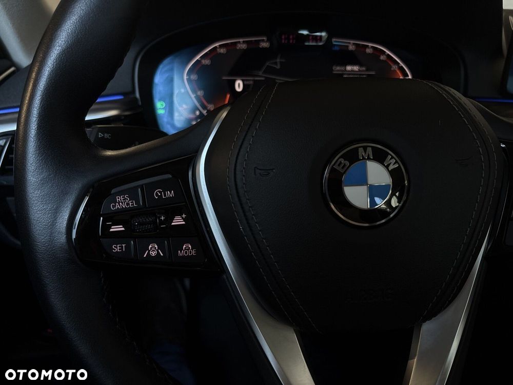 BMW Seria 5 520d mHEV - 19