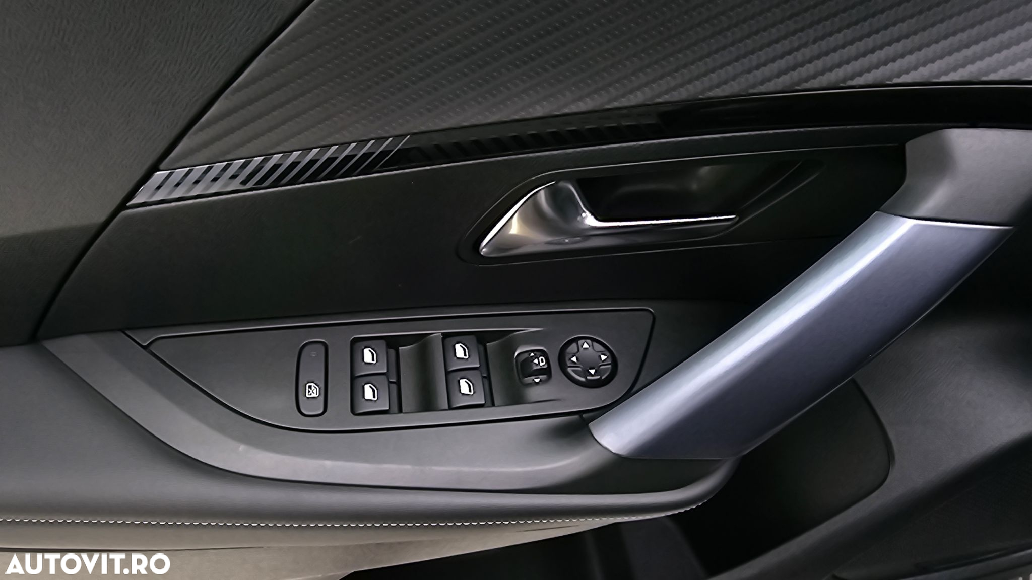 Peugeot 2008 - 11