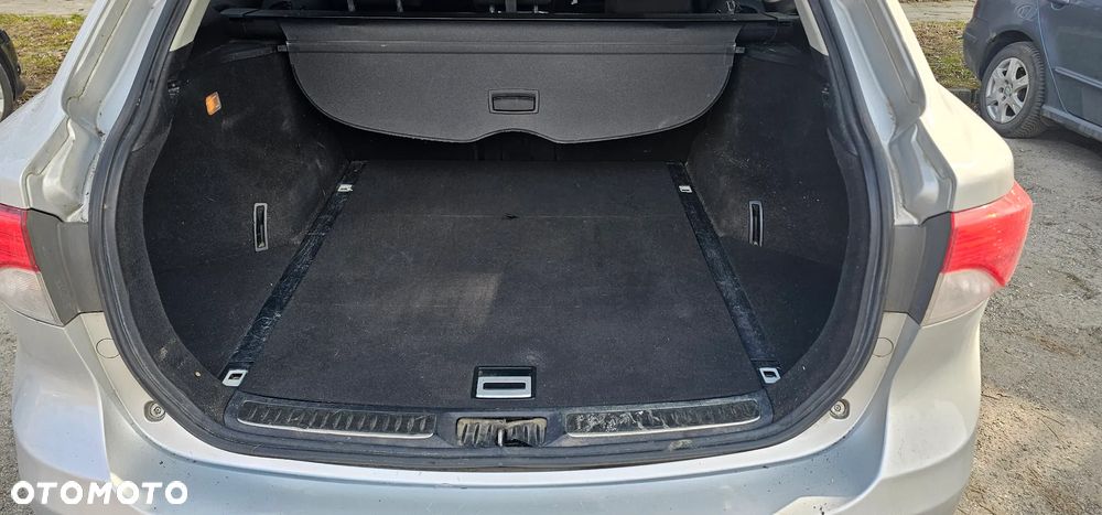 Toyota Avensis 2.0 D-4D Sol - 21