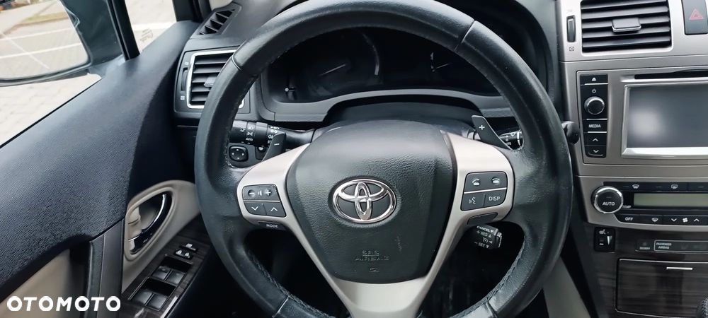 Toyota Avensis 2.0 Sol plus MS - 16
