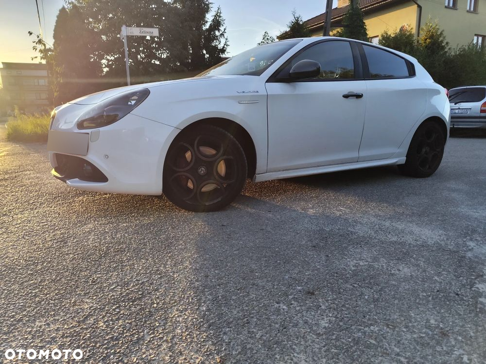 Alfa Romeo Giulietta 1750 TBi Veloce TCT - 2