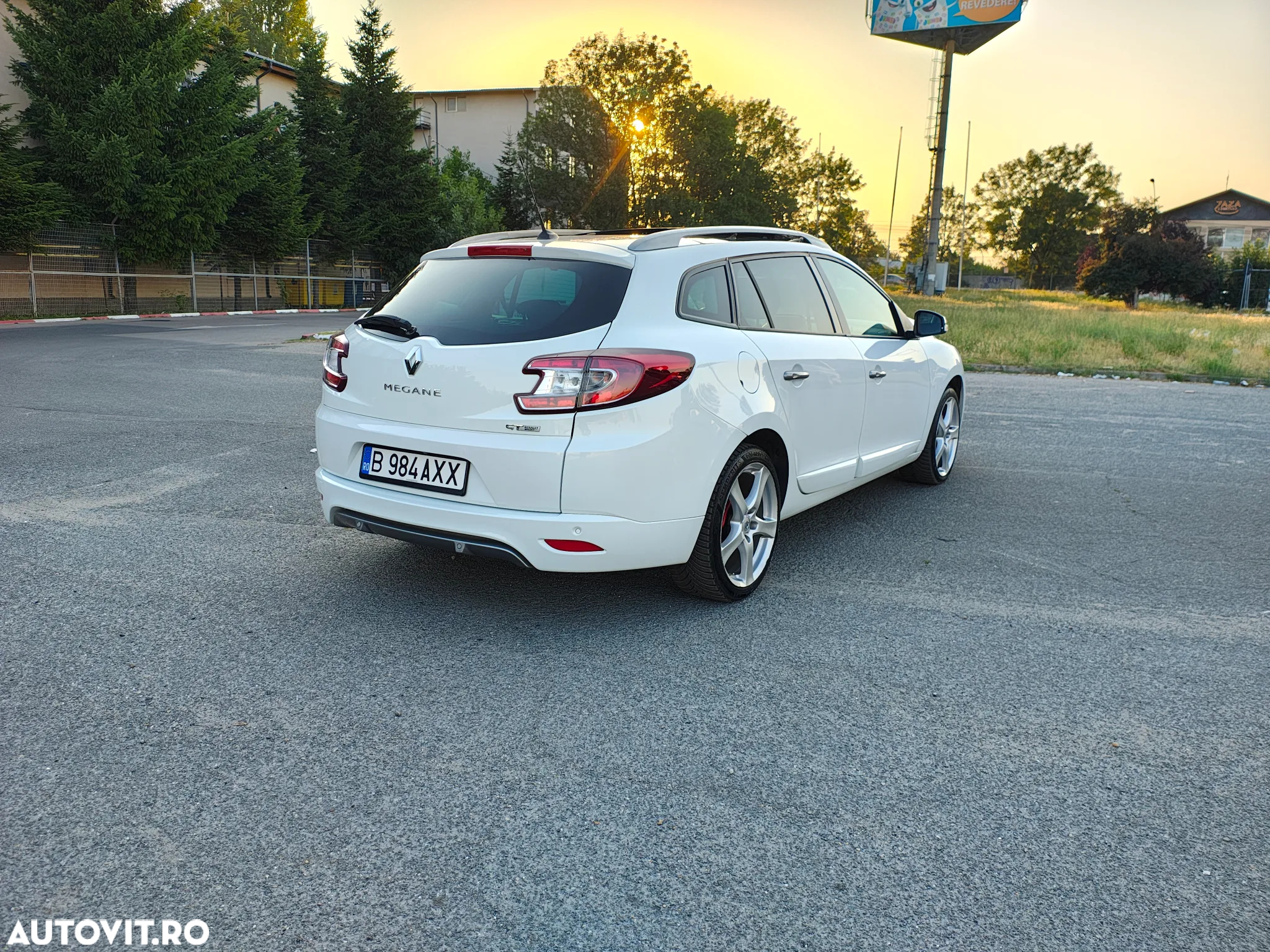 Renault Megane Grandtour TCe 190 Start & Stop GT - 12