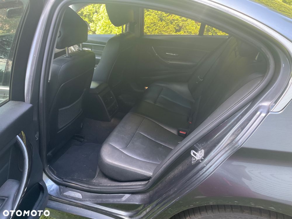 BMW Seria 3 328i xDrive Luxury Line - 3