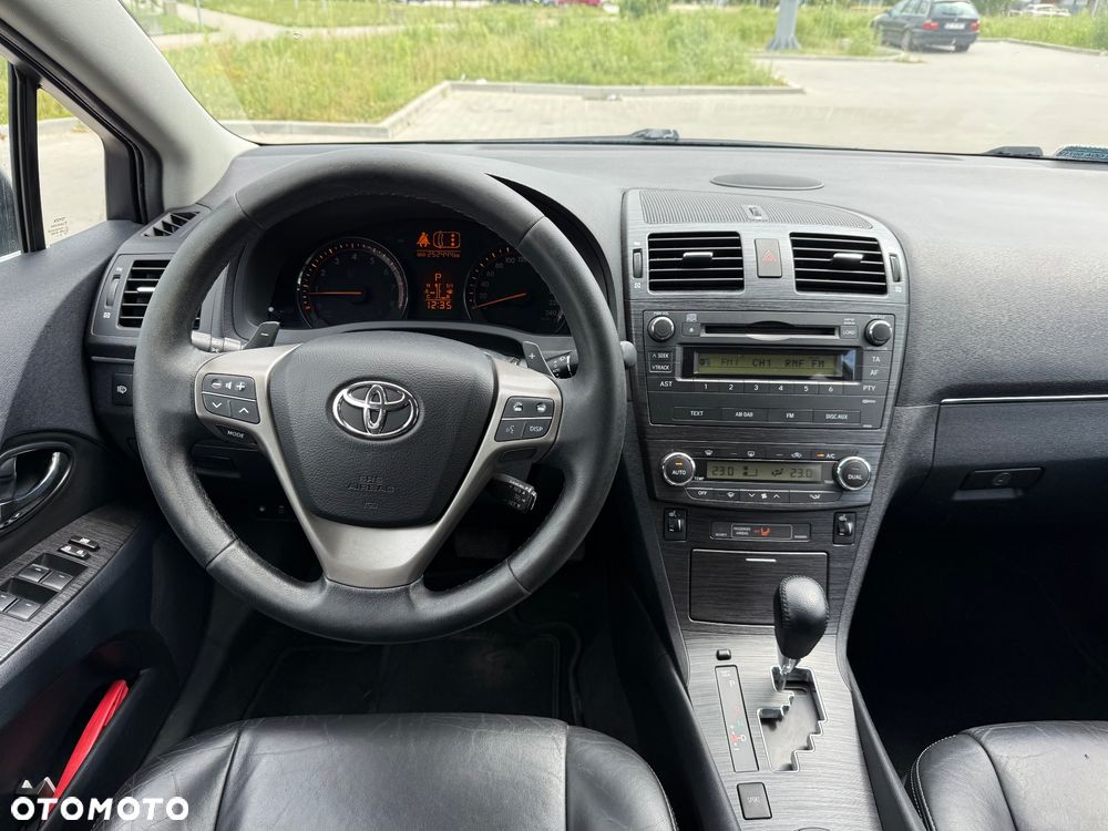 Toyota Avensis 2.0 Prestige MS - 10