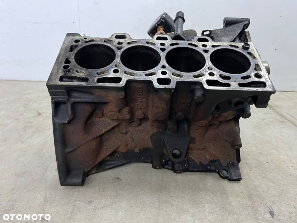 Blok silnika Renault Clio Scenic Kangoo Logan Sandero Dokker 1.5 dCi. 86km 63kw dół silnika K9KT766 - 8