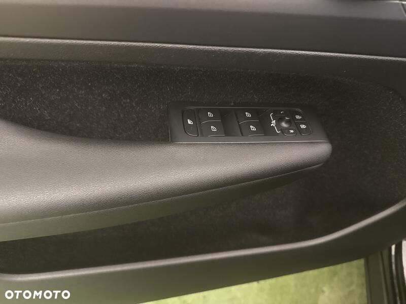Volvo XC 40 T3 Momentum Pro - 12