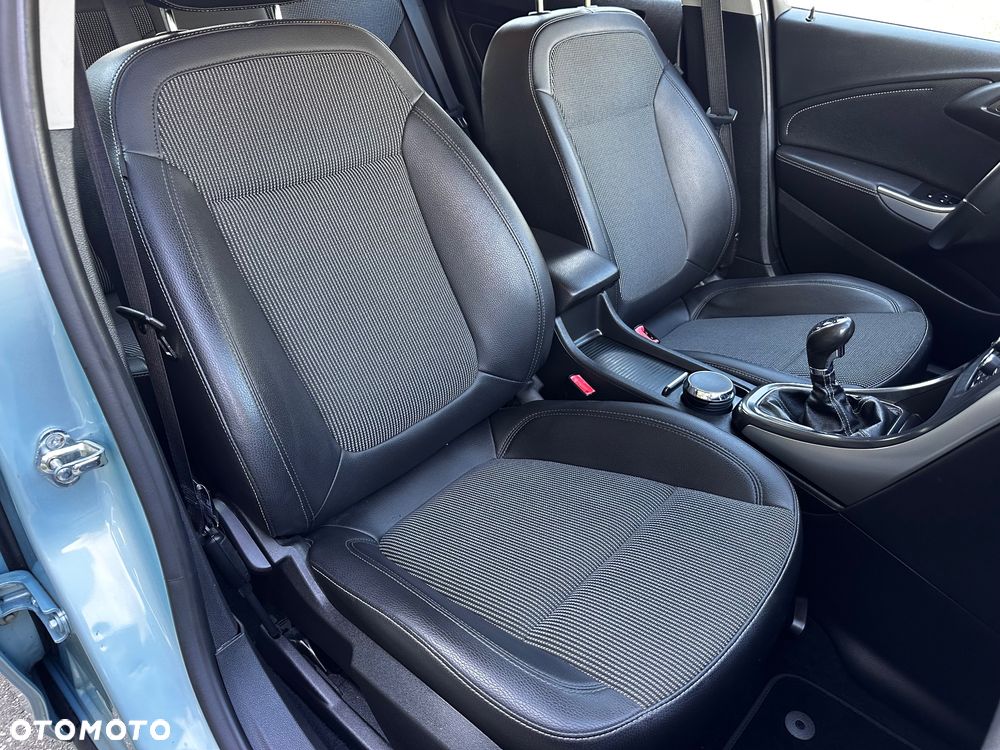 Opel Astra 1.4 Turbo Color Edition - 28