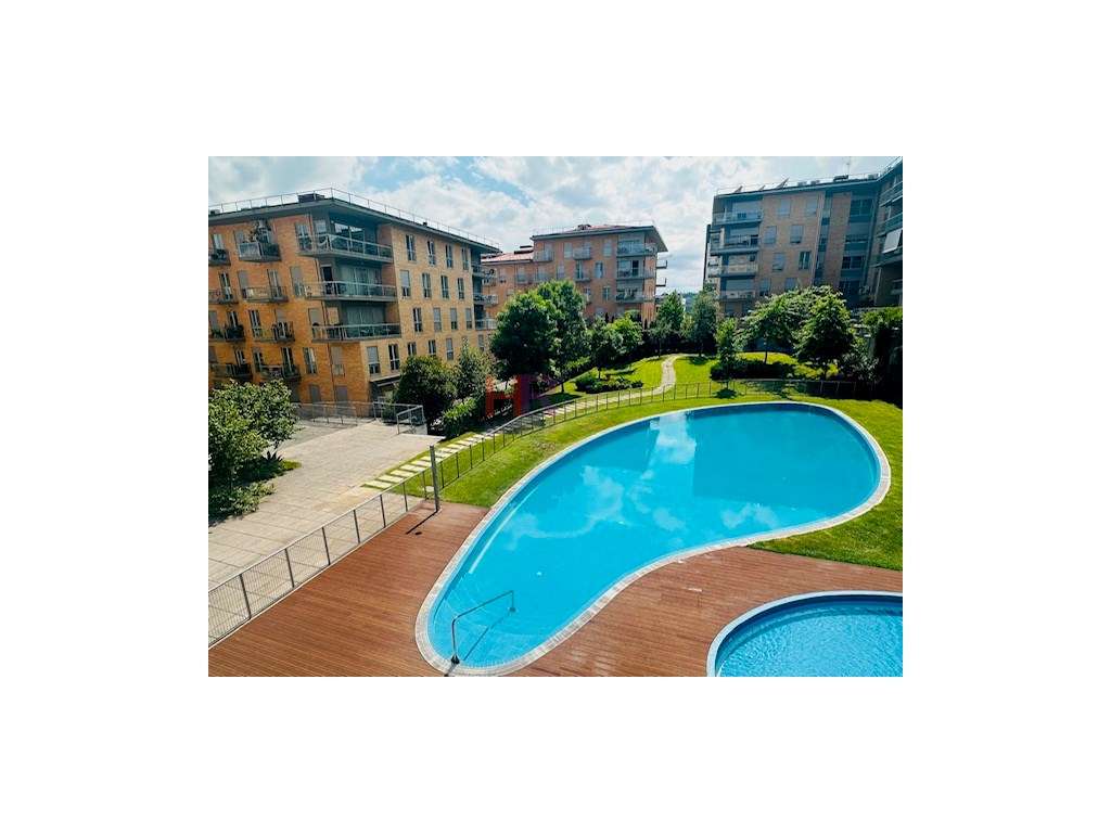 Apartamento T3 em Condomínio Fechado com Garagem e Jardim em Santo ... - Grande imagem: 2/27