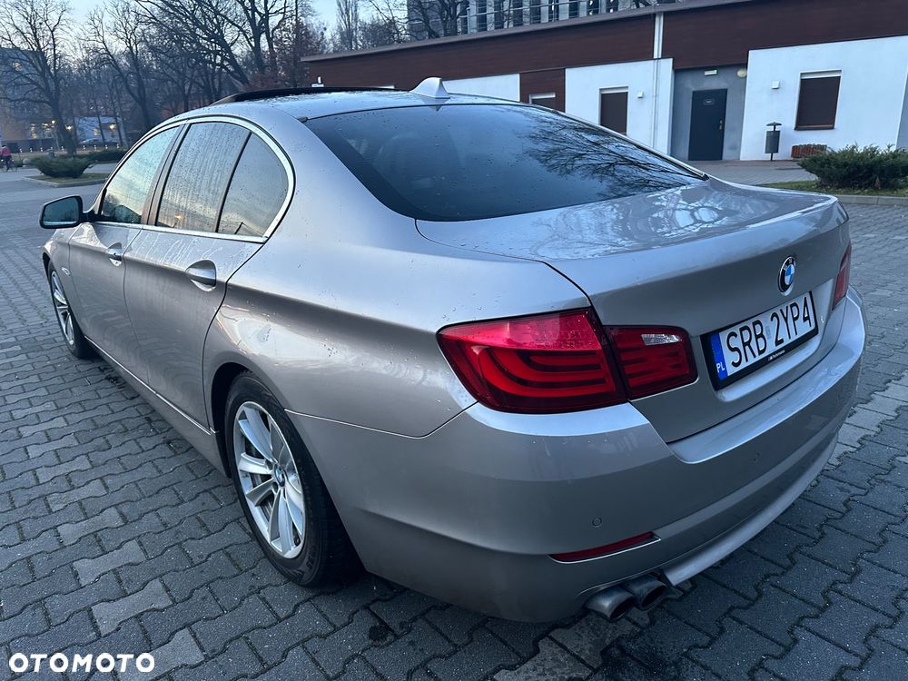 BMW Seria 5 528i Sport-Aut - 8