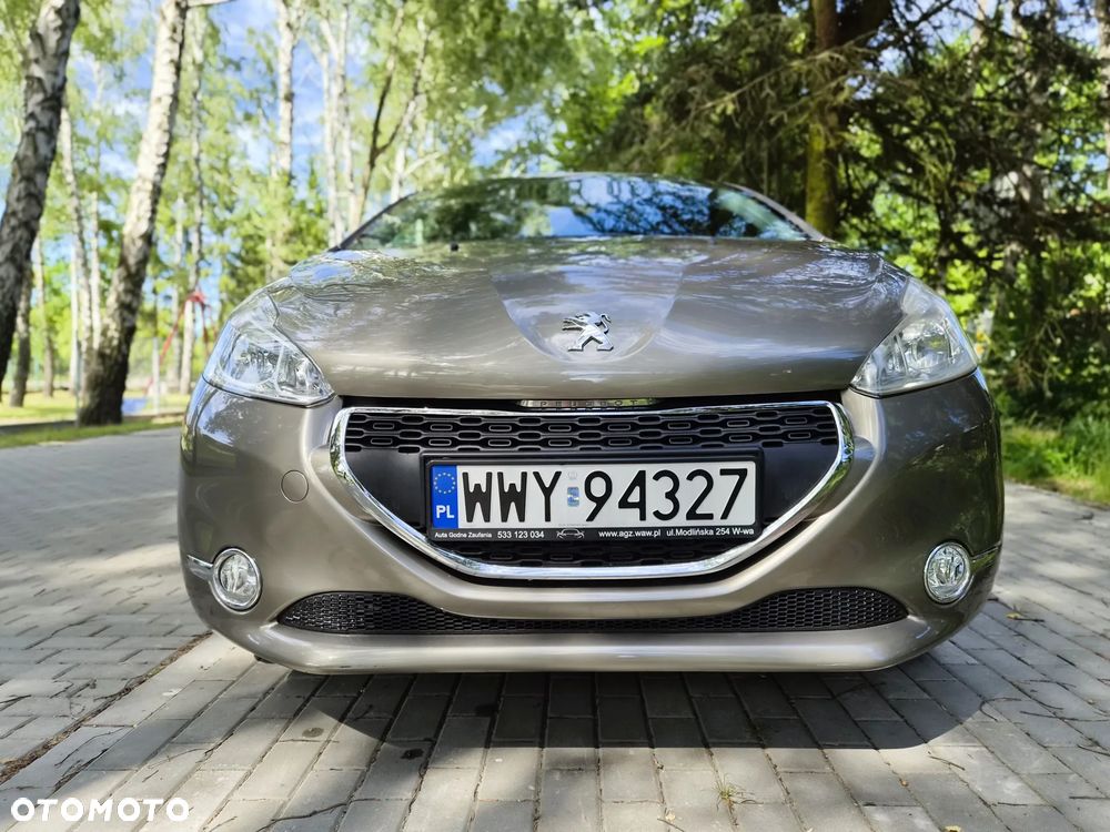Peugeot 208 - 35