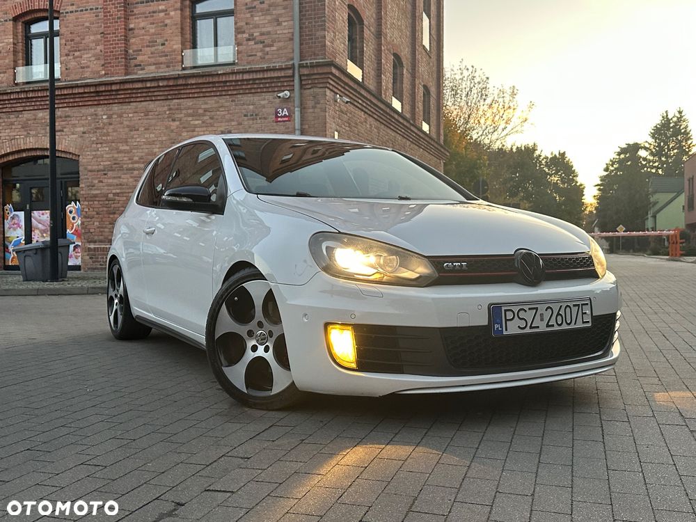 Volkswagen Golf VI 2.0 TSI GTI - 6
