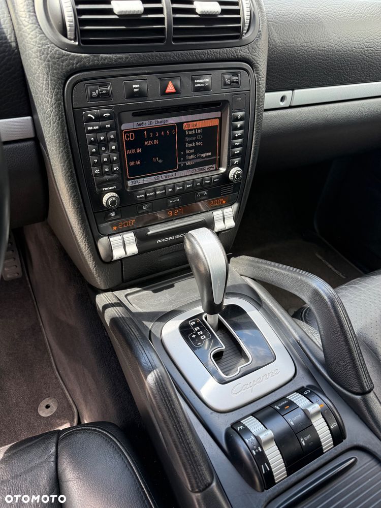 Porsche Cayenne - 12