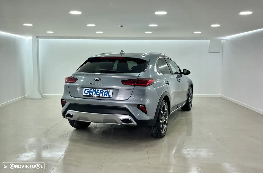 Kia XCeed 1.6 CRDi MHEV Tech - 3