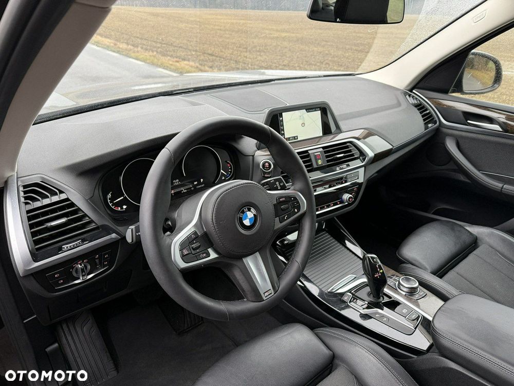 BMW X3 xDrive20i Advantage - 23