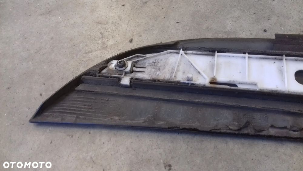 listwa dolna drzwi prawa tył tylna LY9B A6 C6 - 8