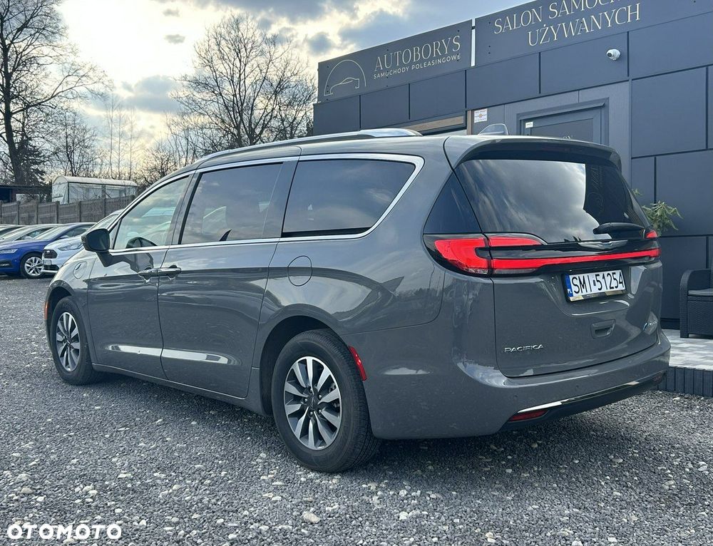 Chrysler Pacifica - 8