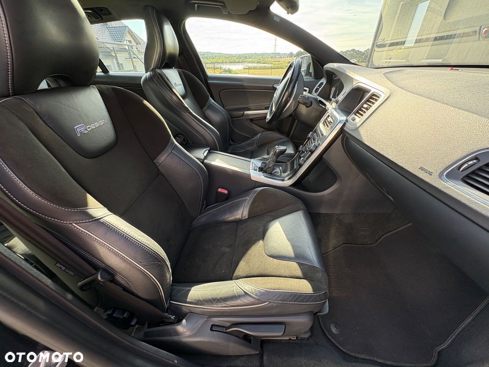 Volvo V60 D4 Drive-E R-Design Kinetic - 18