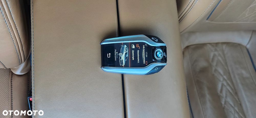 BMW Seria 7 740d xDrive mHEV - 14