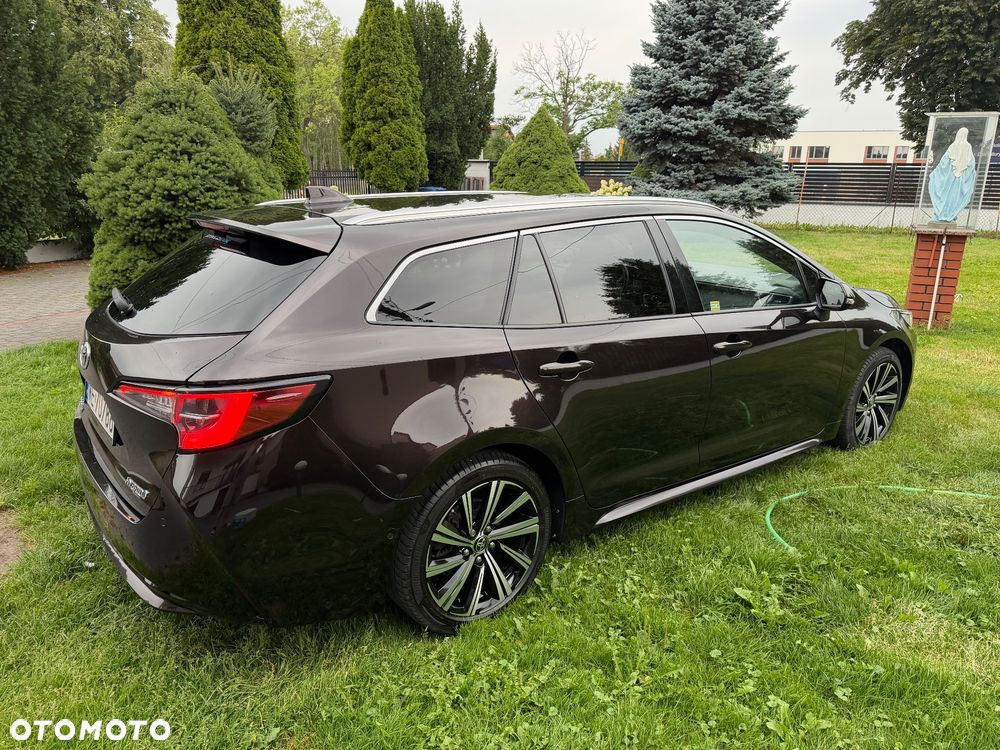 Toyota Corolla 1.8 Hybrid Selection - 12